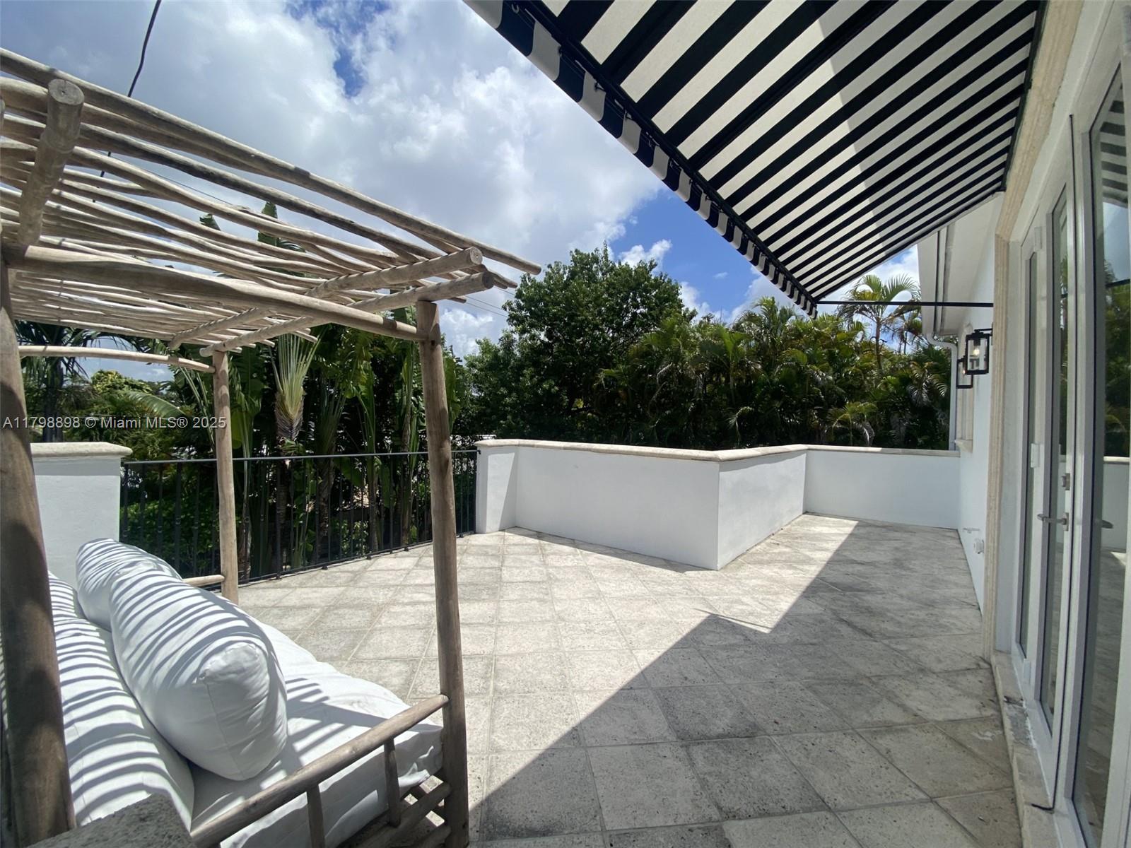 BRICKELL HAMMOCK UN 1 - Residential Lease