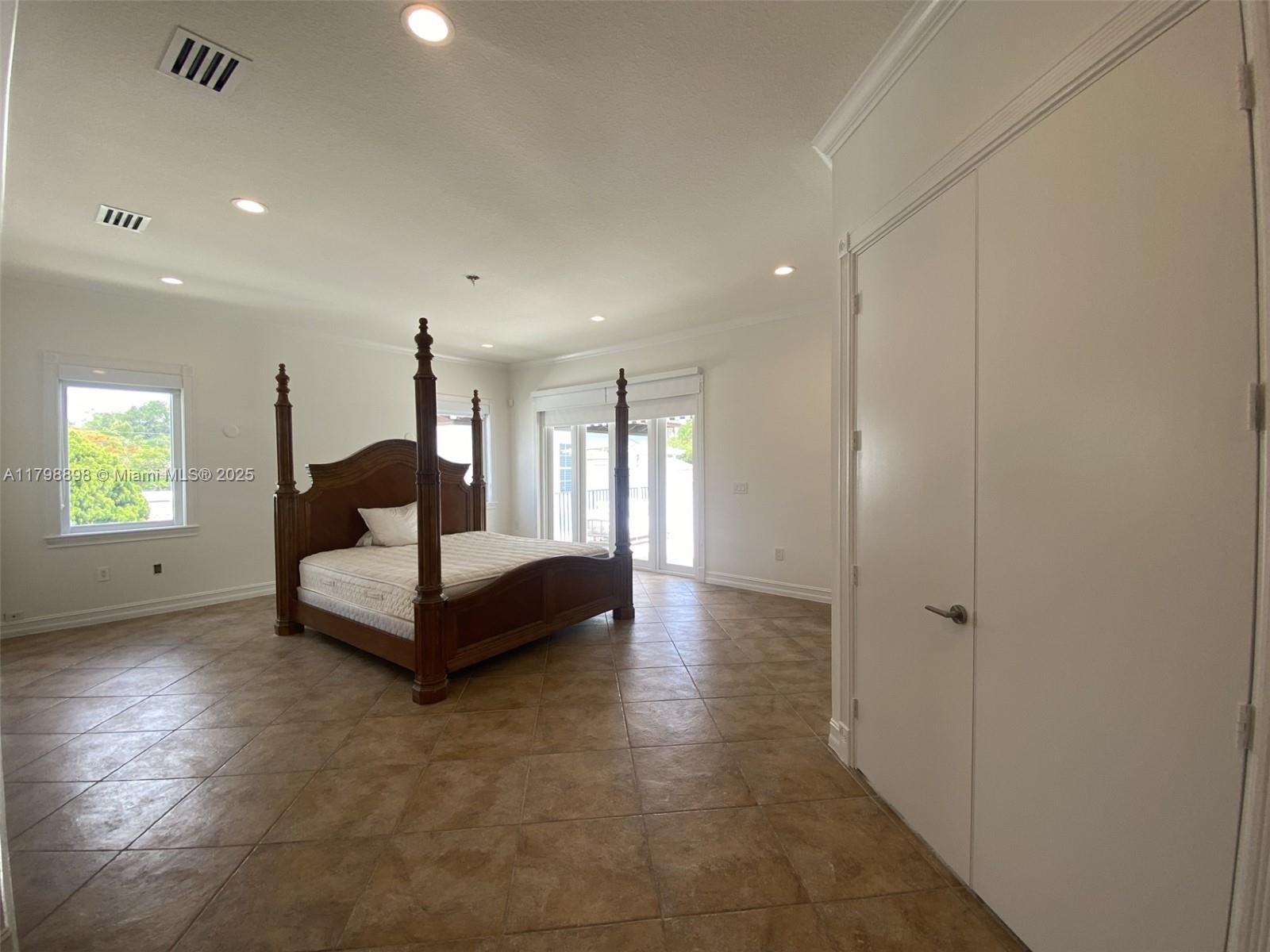 BRICKELL HAMMOCK UN 1 - Residential Lease