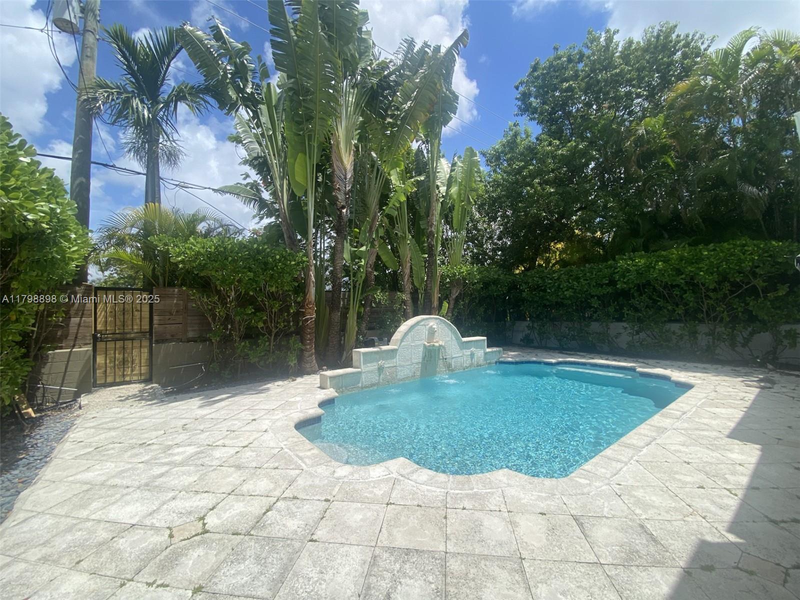 BRICKELL HAMMOCK UN 1 - Residential Lease