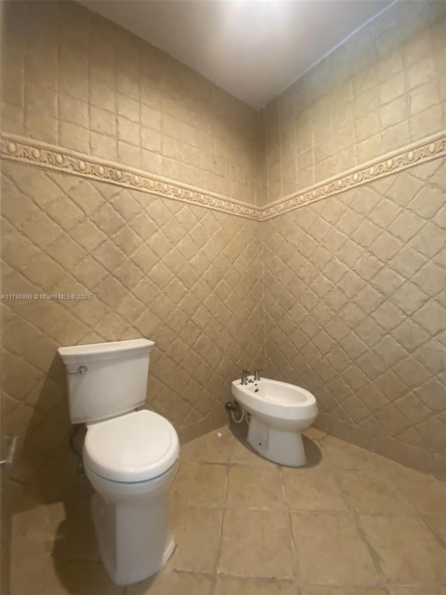BRICKELL HAMMOCK UN 1 - Residential Lease