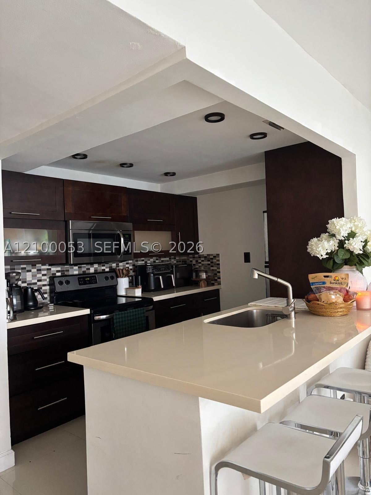 5401 Collins Ave 1232