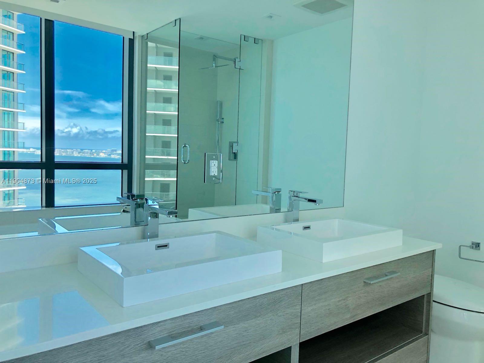 PARAISO BAY - Residential Lease