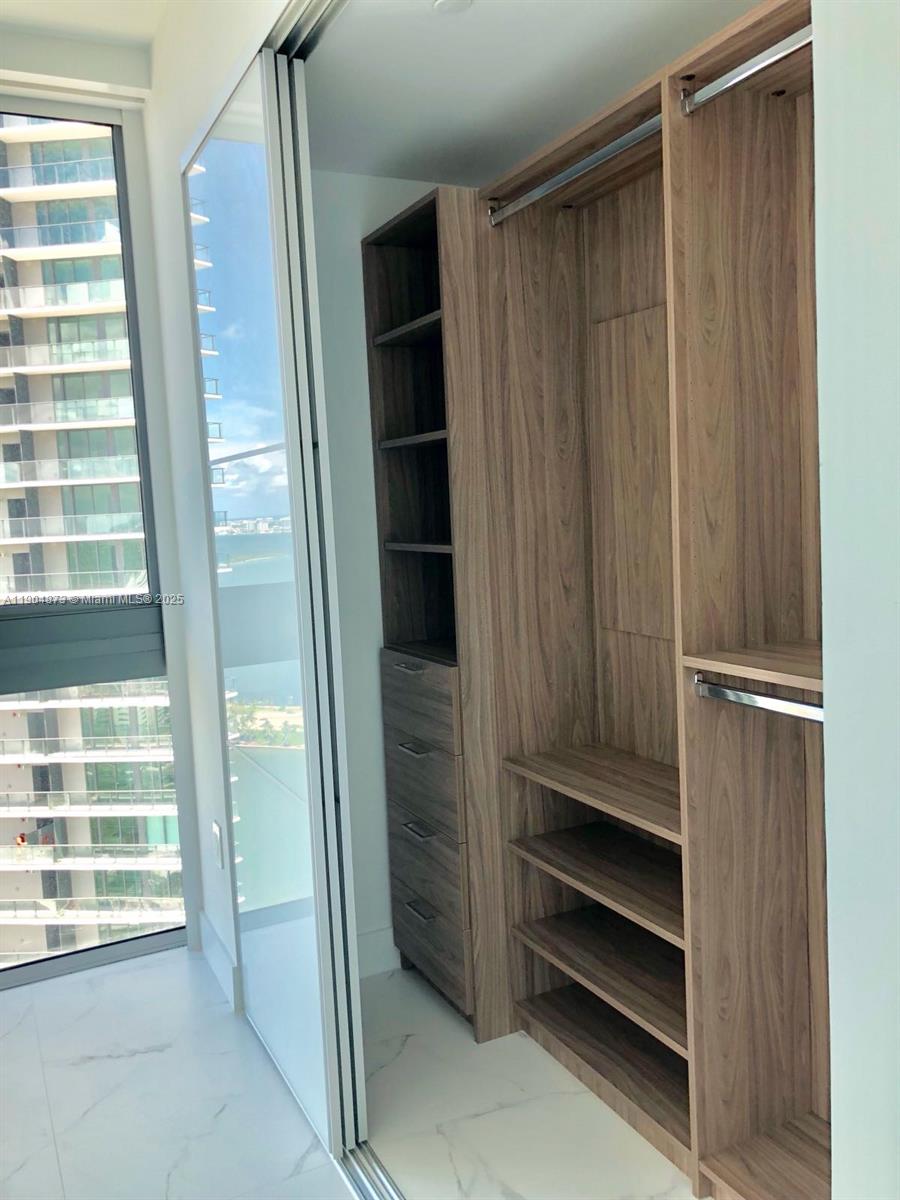 PARAISO BAY - Residential Lease