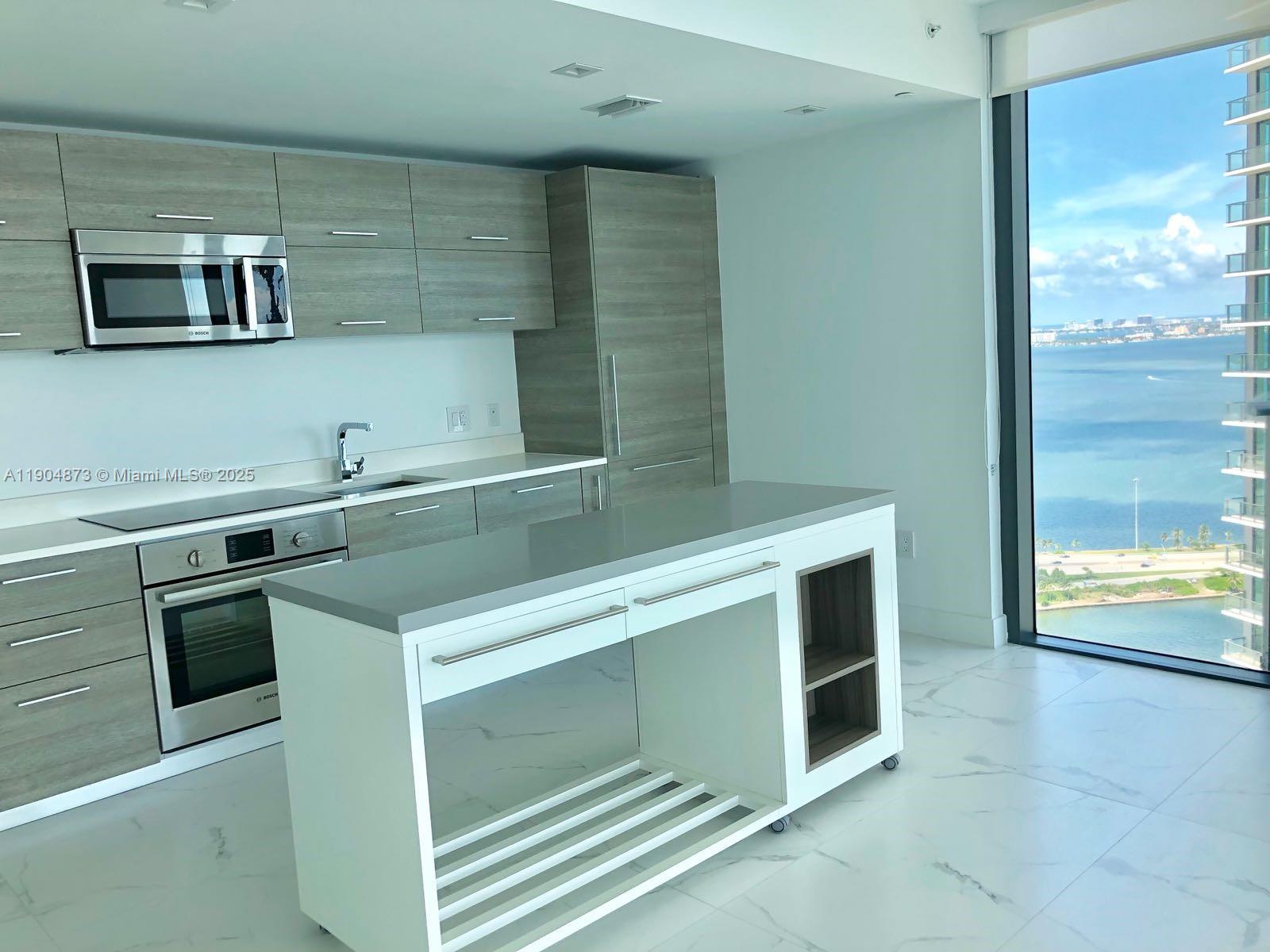 PARAISO BAY - Residential Lease