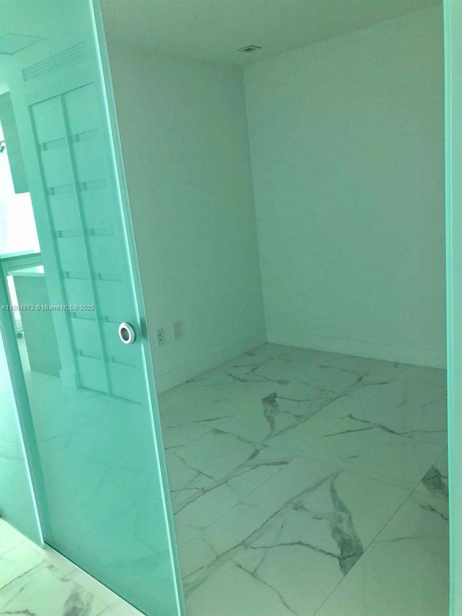 PARAISO BAY - Residential Lease