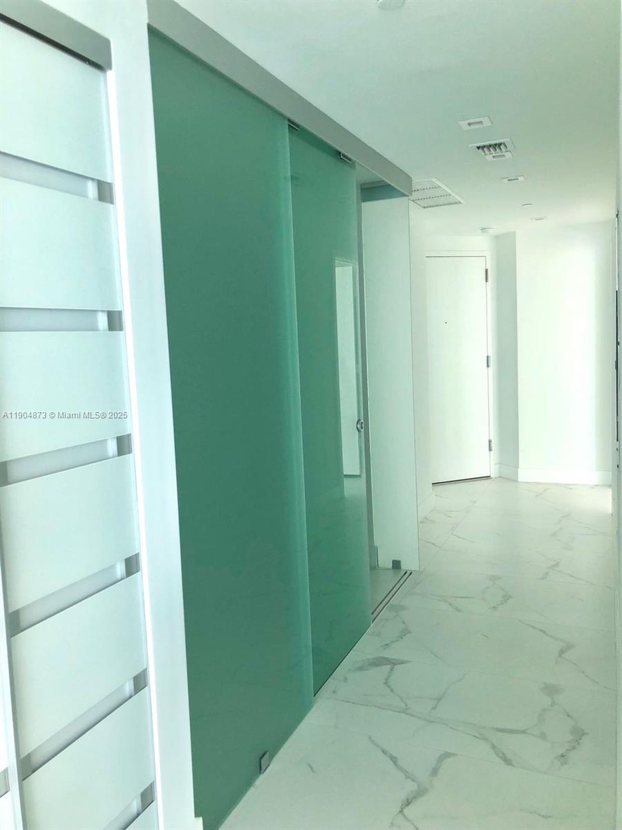 PARAISO BAY - Residential Lease