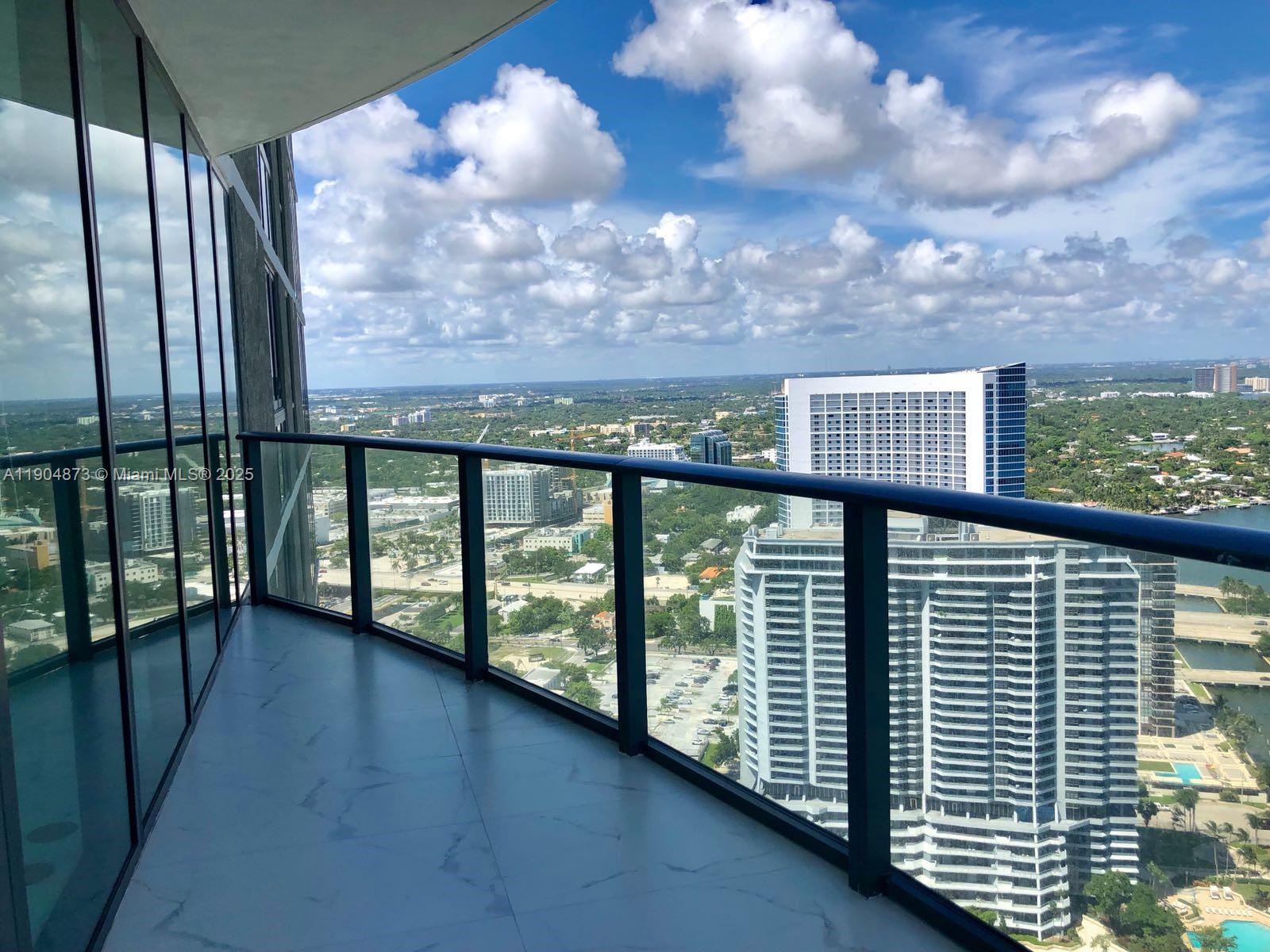 PARAISO BAY - Residential Lease