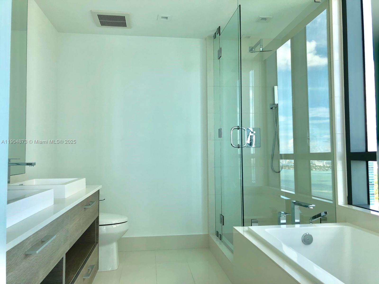 PARAISO BAY - Residential Lease