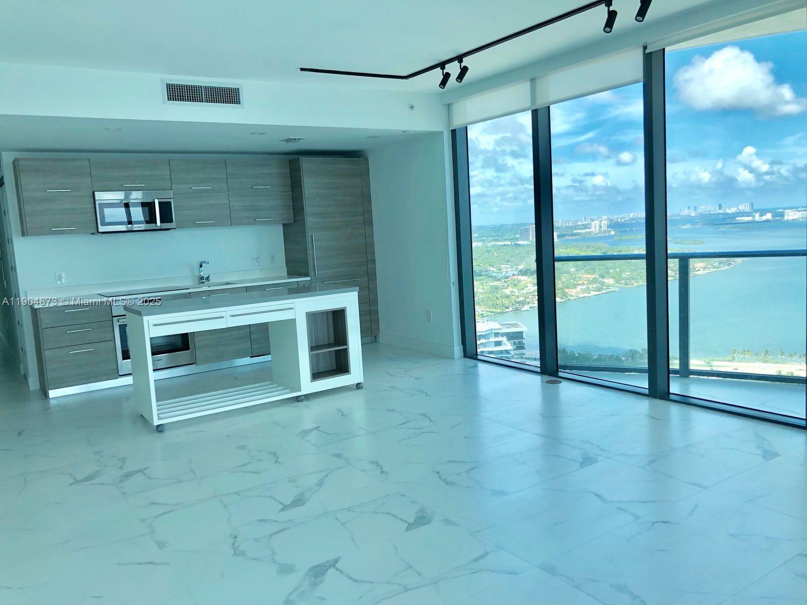 PARAISO BAY - Residential Lease