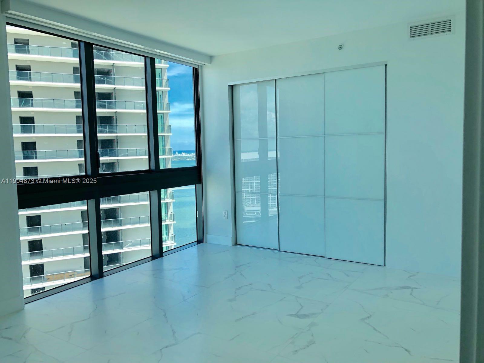 PARAISO BAY - Residential Lease