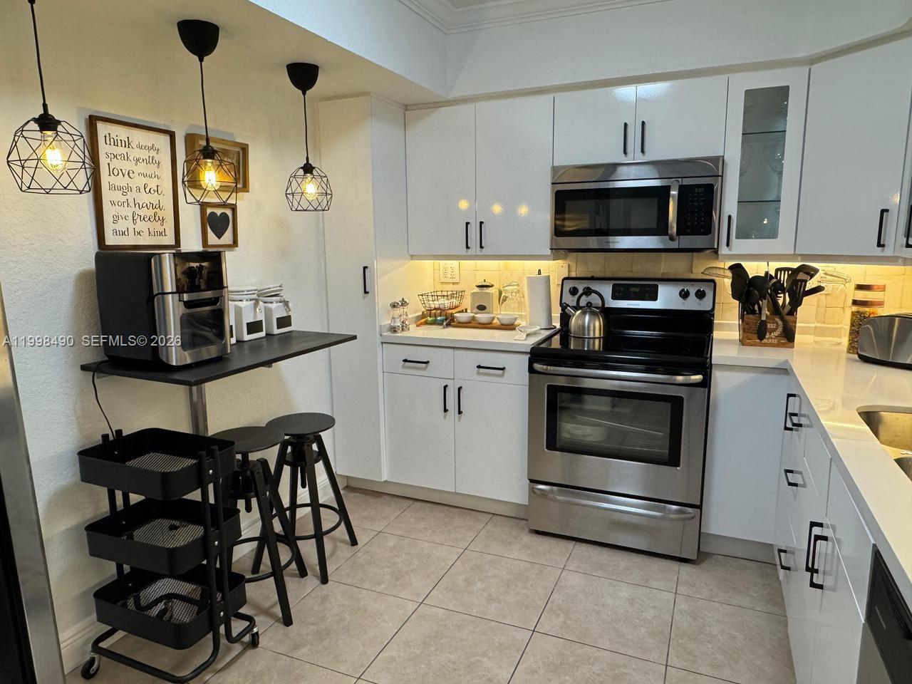 MYSTIC POINTE CONDO NO ON - Residential Lease