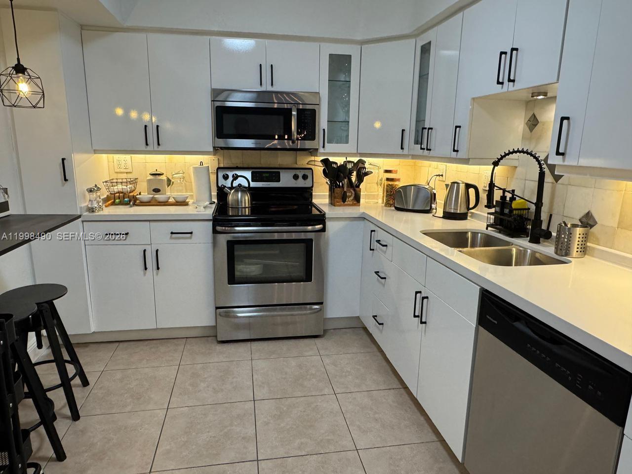 MYSTIC POINTE CONDO NO ON - Residential Lease