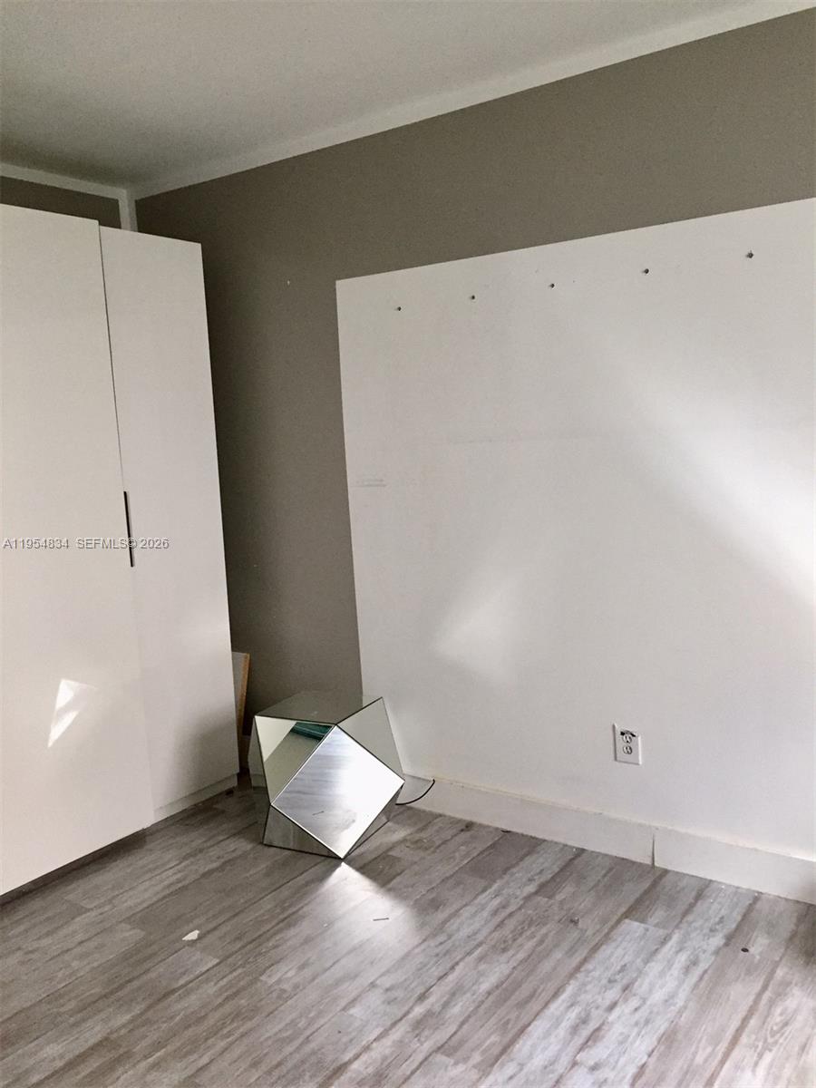 ART DECO CONDO - Residential