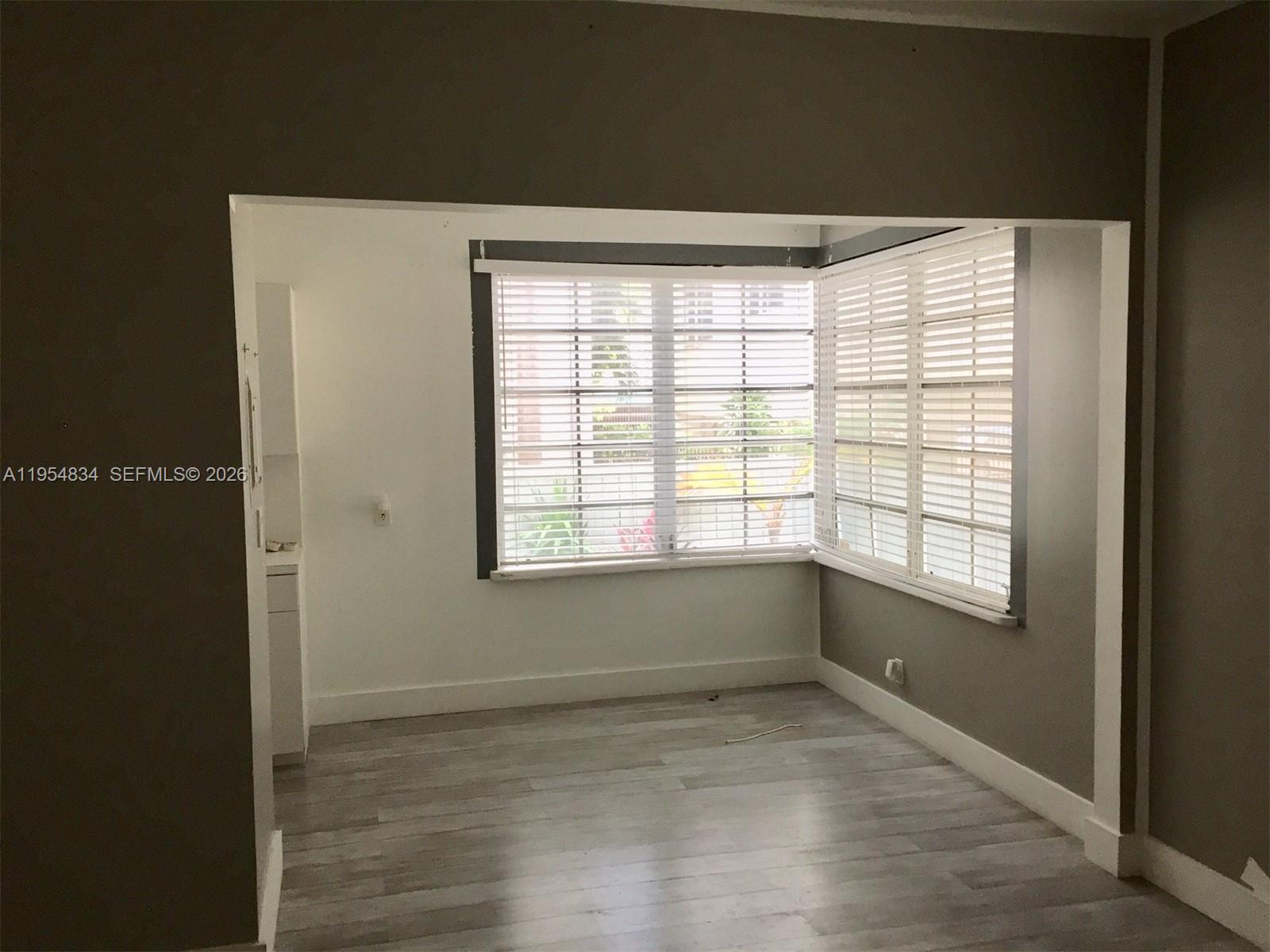 ART DECO CONDO - Residential