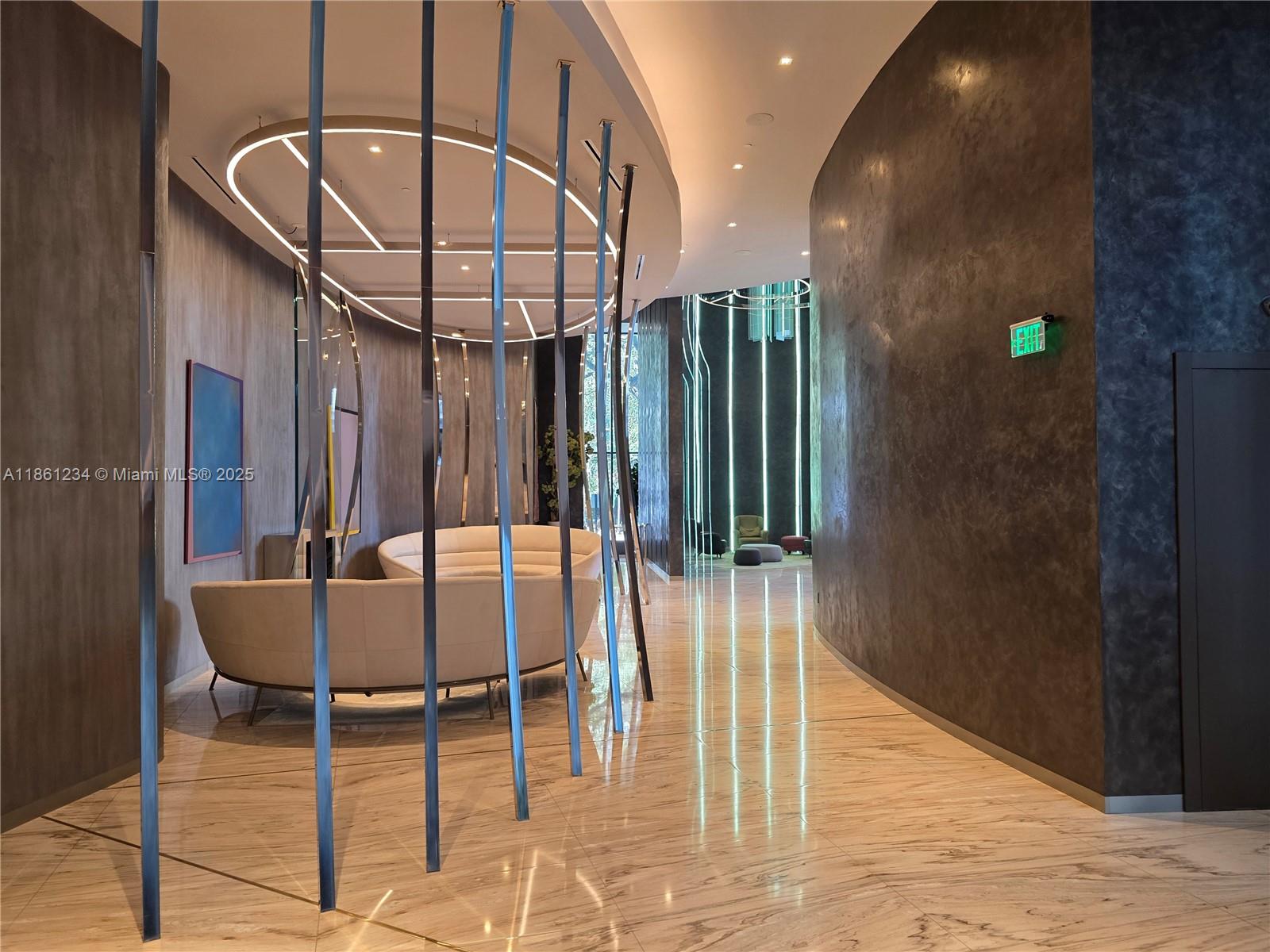 1000 Brickell Plz 2304
