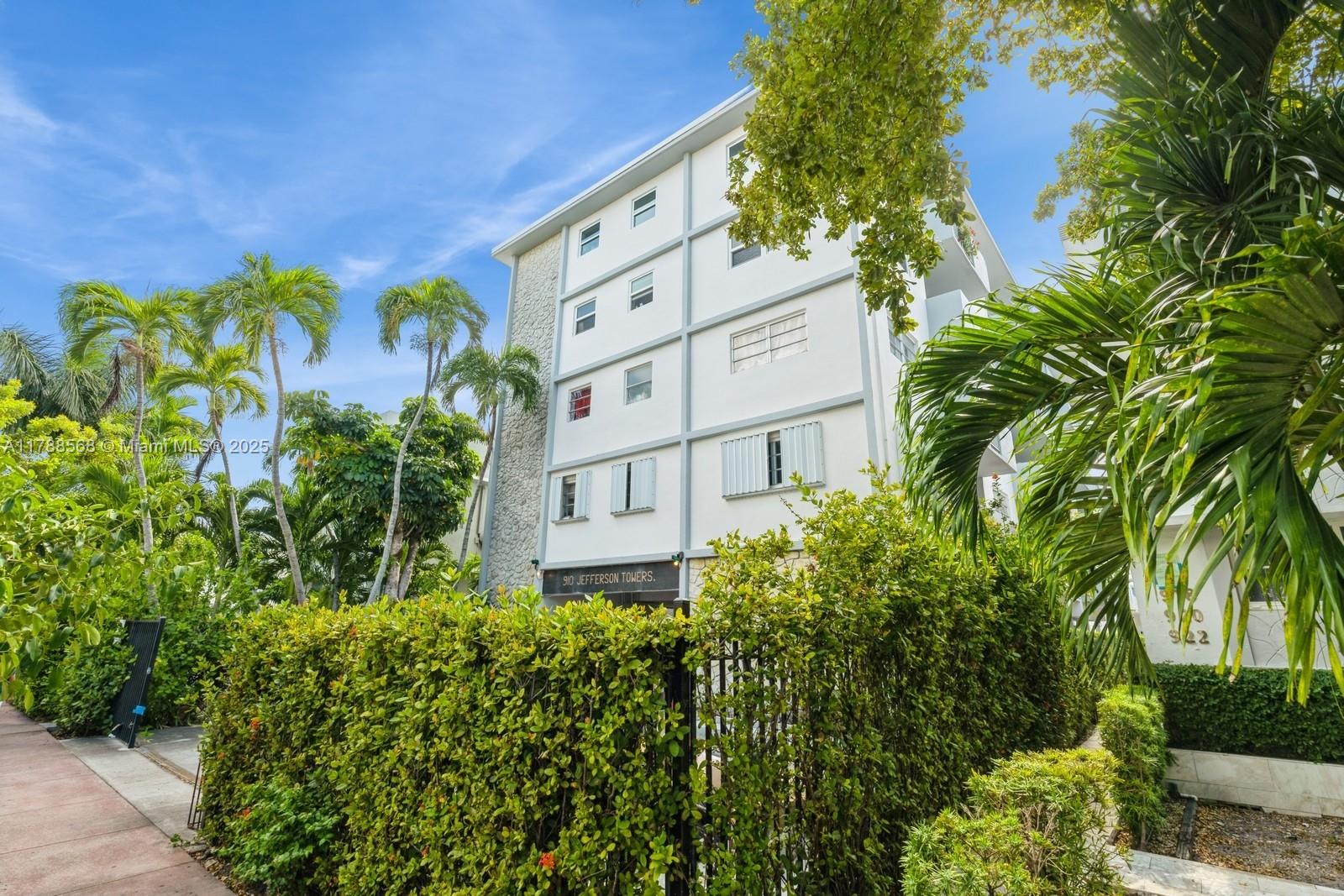 Rental Property at 910 Jefferson Ave 3A, Miami Beach, Miami-Dade County, Florida - Bedrooms: 1 
Bathrooms: 1  - $2,350 MO.