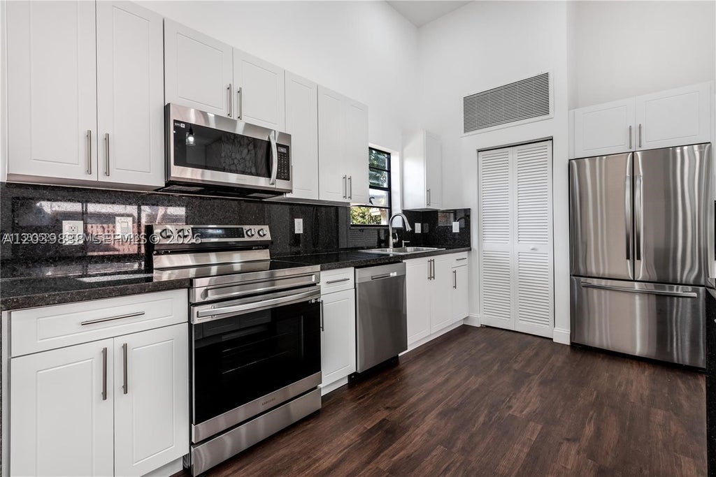 Photo of 601 Leslie Dr, Hallandale Beach, FL 33009 (MLS # A12039838)
