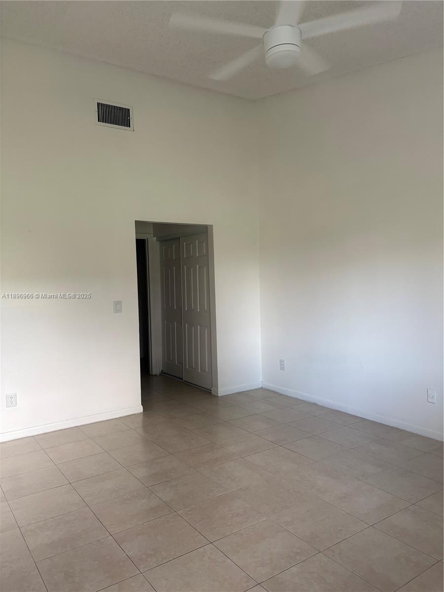 S & R / LE MIRAGE - Residential Lease