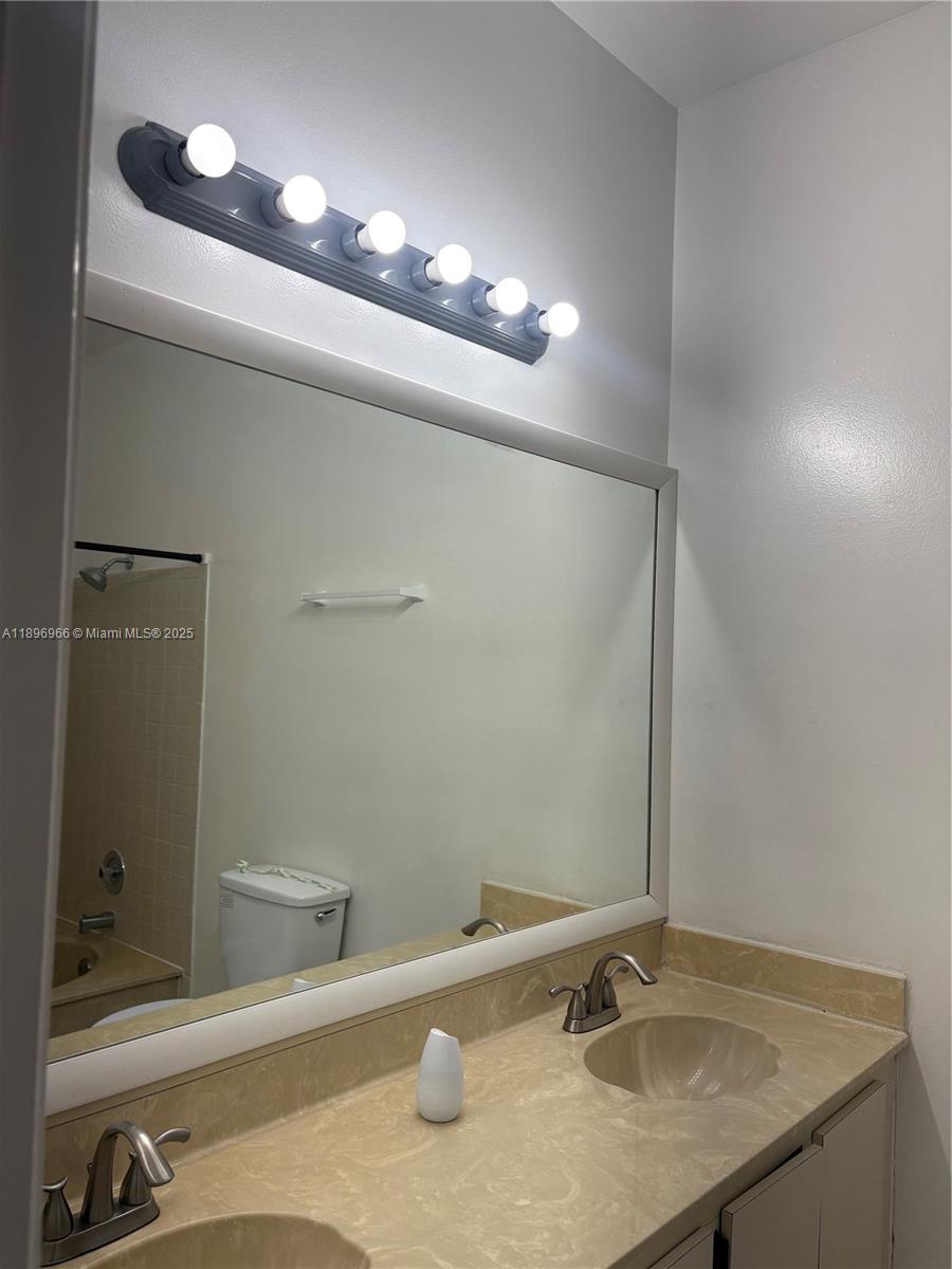 S & R / LE MIRAGE - Residential Lease