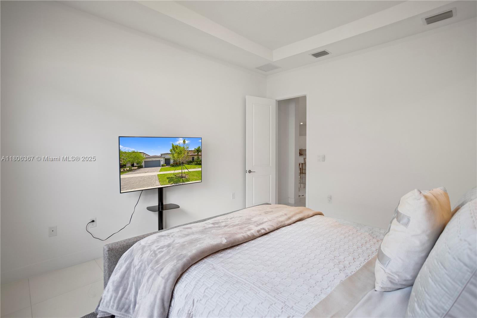 TUSCAN ISLES - Residential Lease