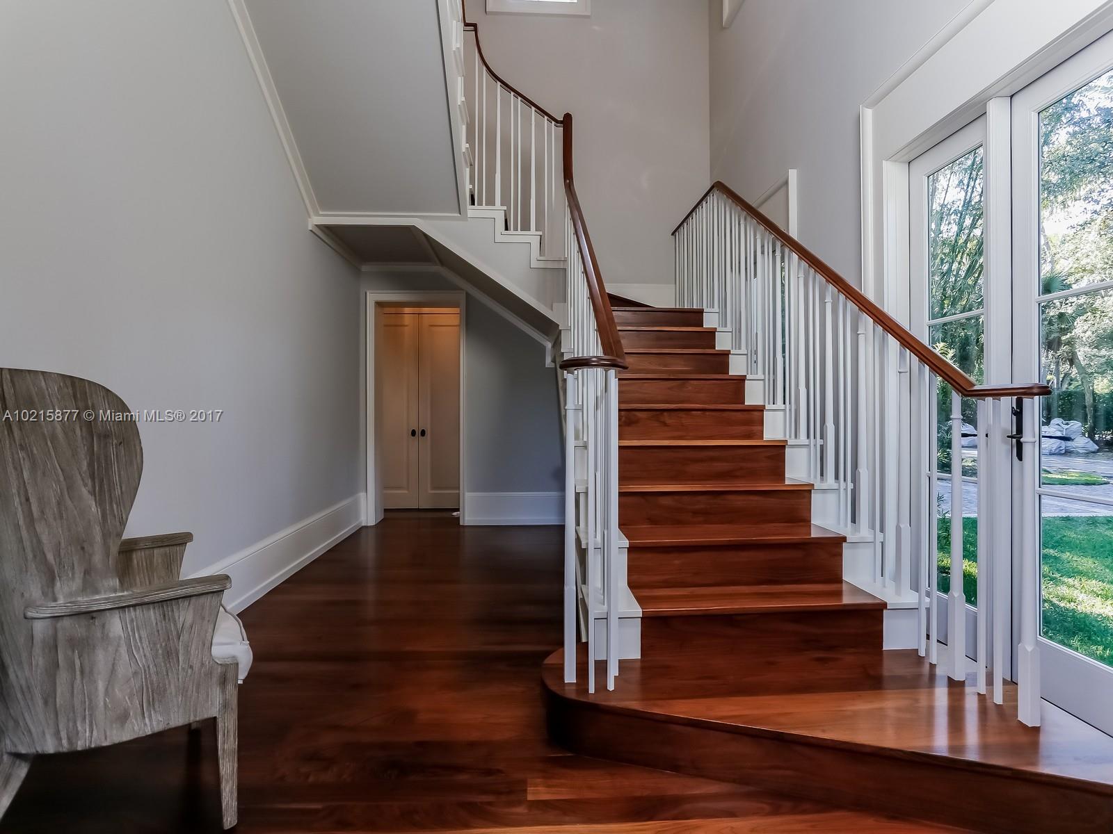 THE MOORINGS - Residential