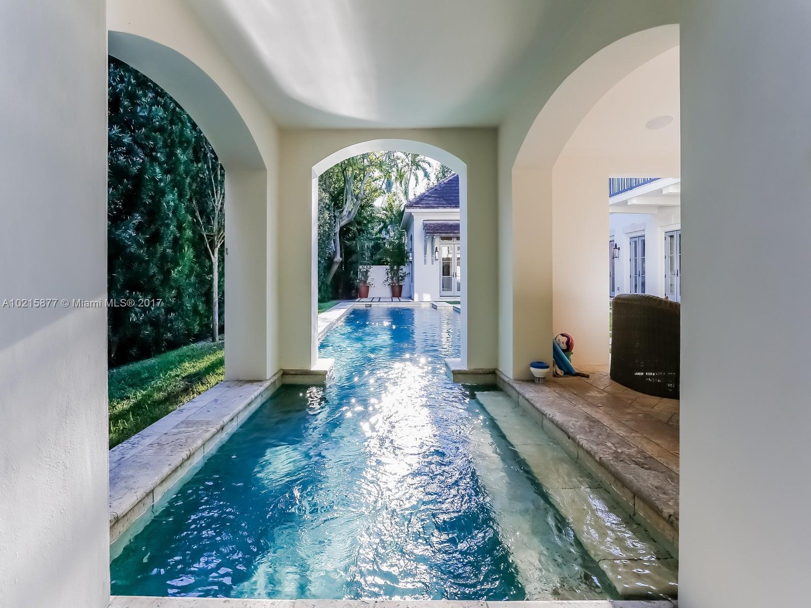 THE MOORINGS - Residential