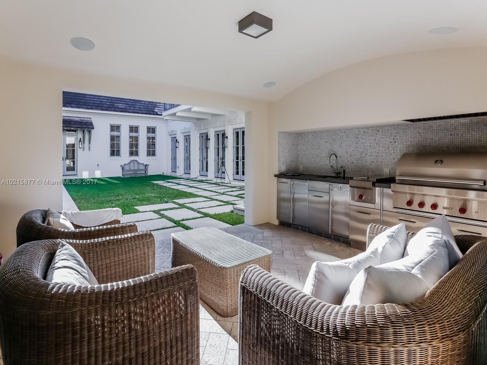 THE MOORINGS - Residential