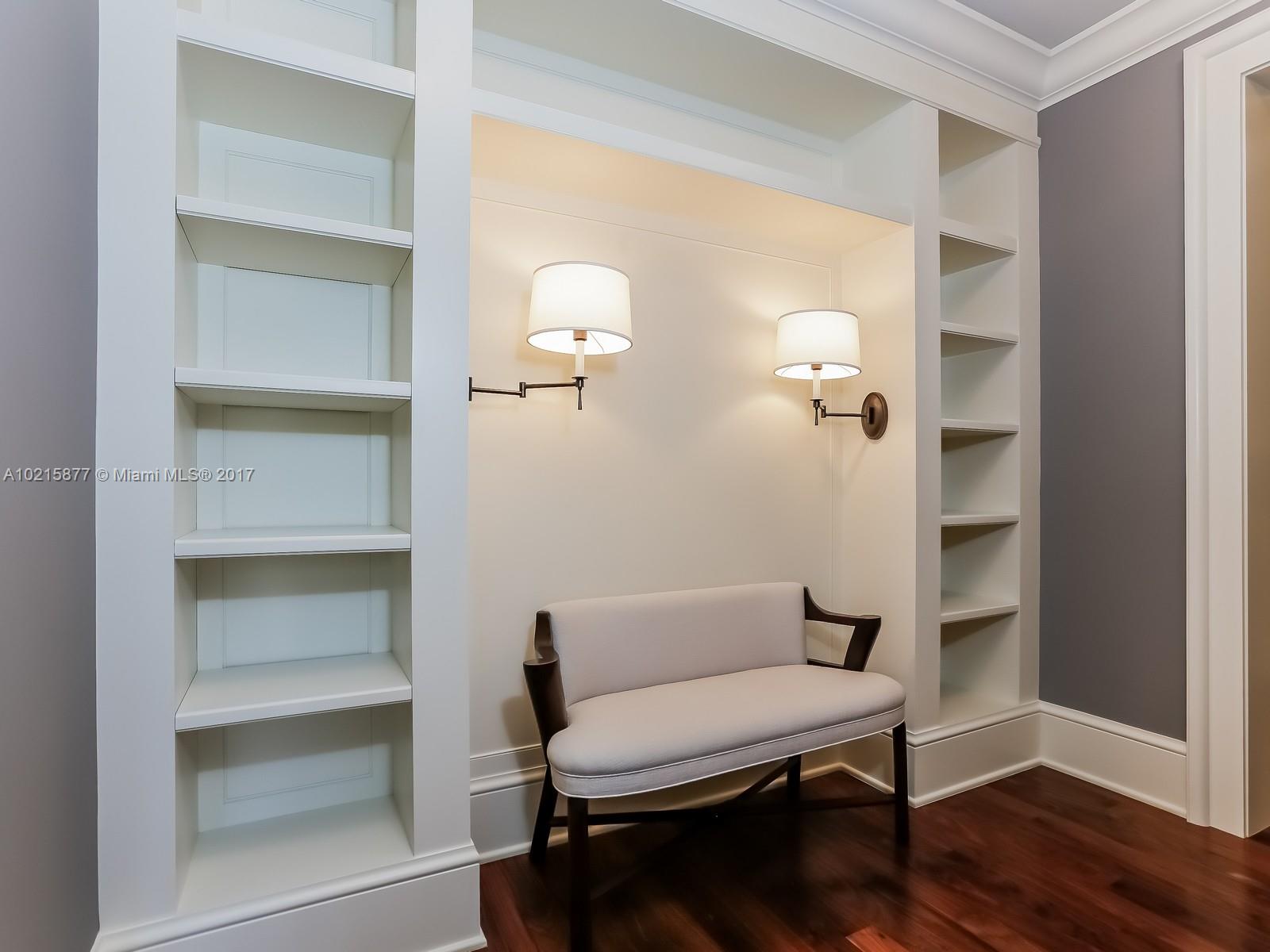 THE MOORINGS - Residential