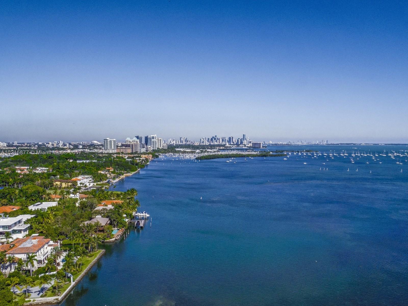 THE MOORINGS - Residential