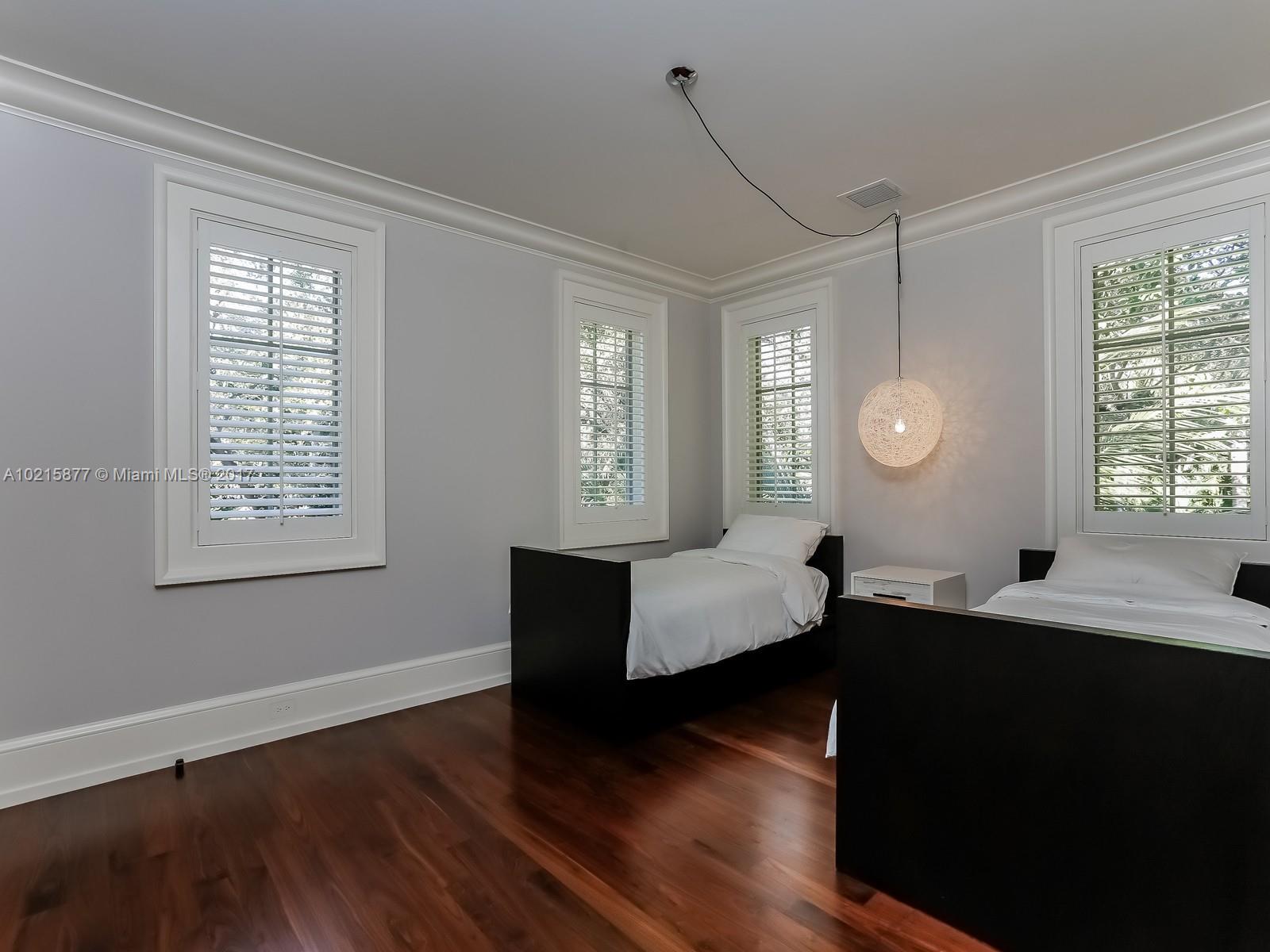 THE MOORINGS - Residential