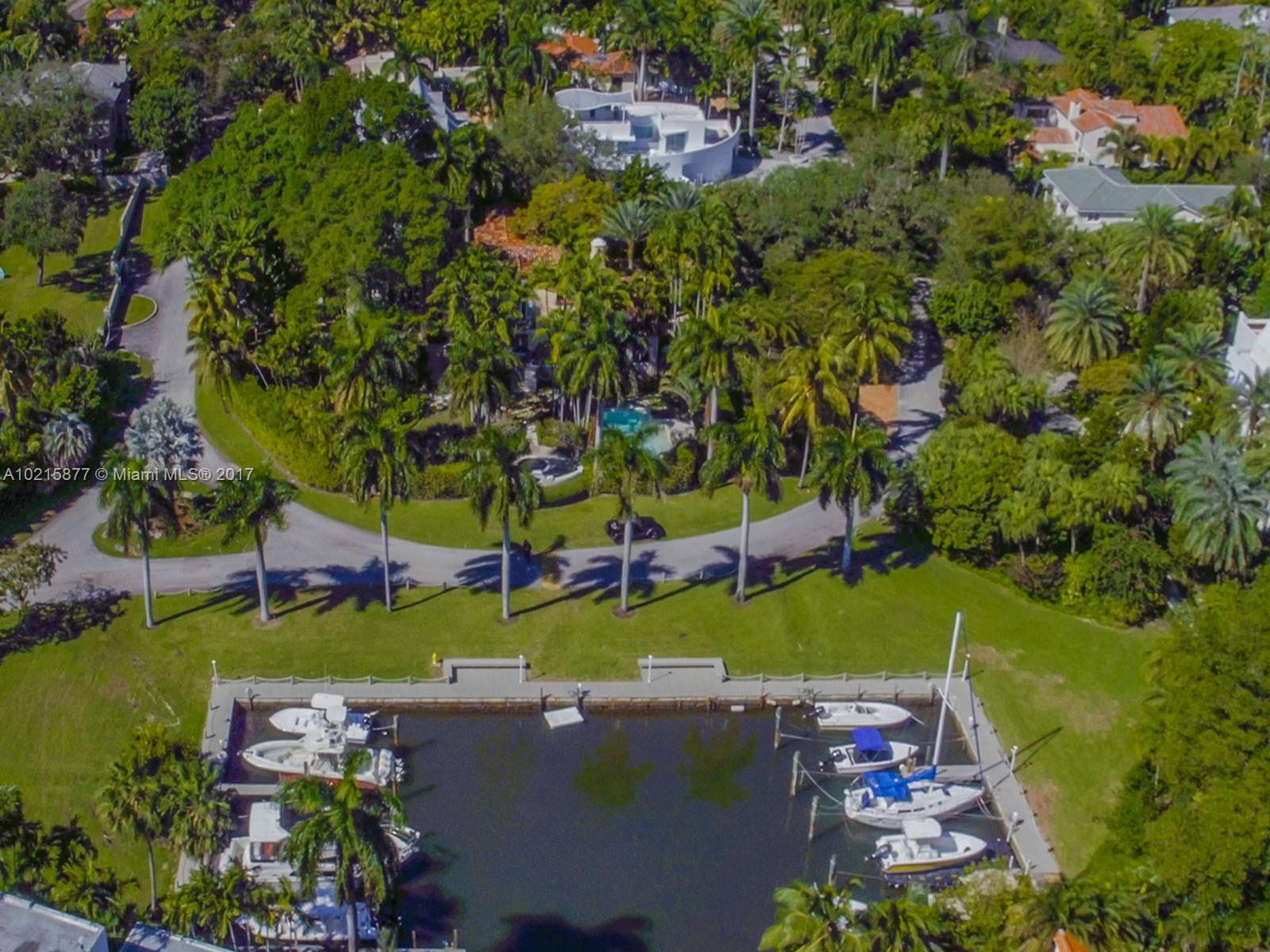 THE MOORINGS - Residential