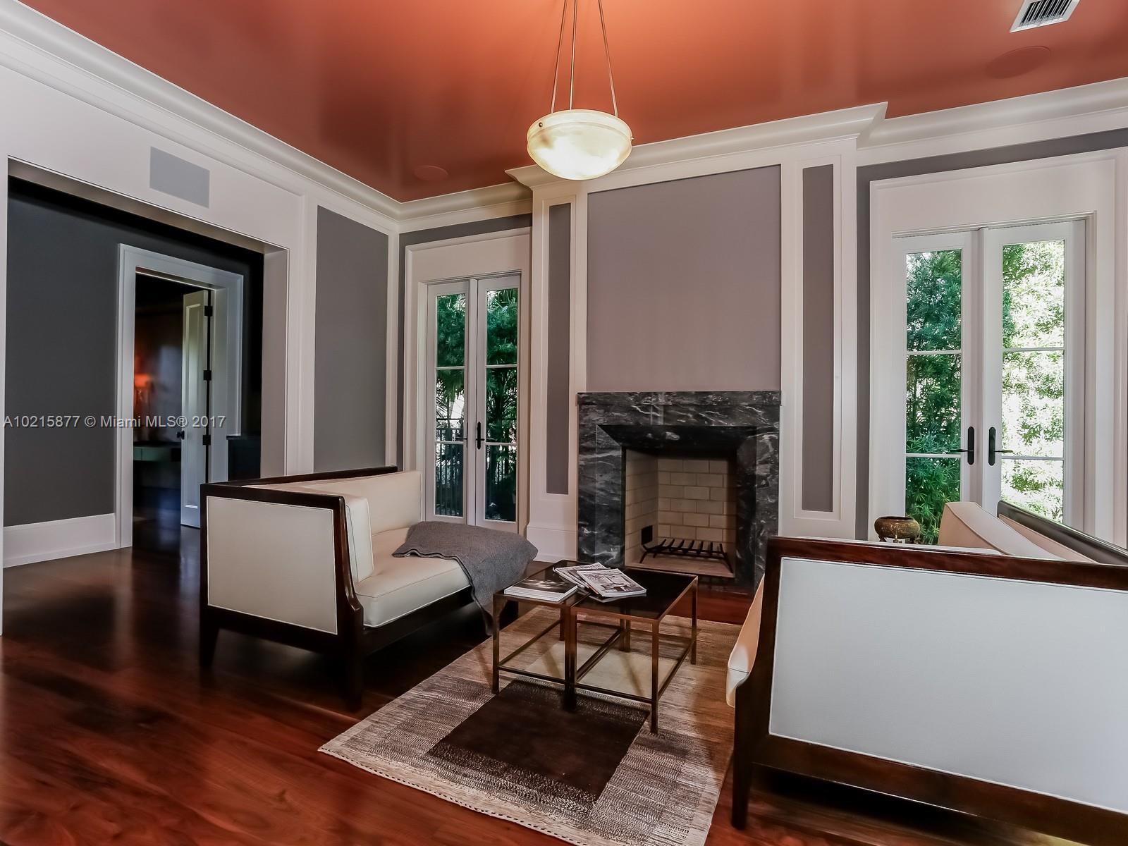 THE MOORINGS - Residential