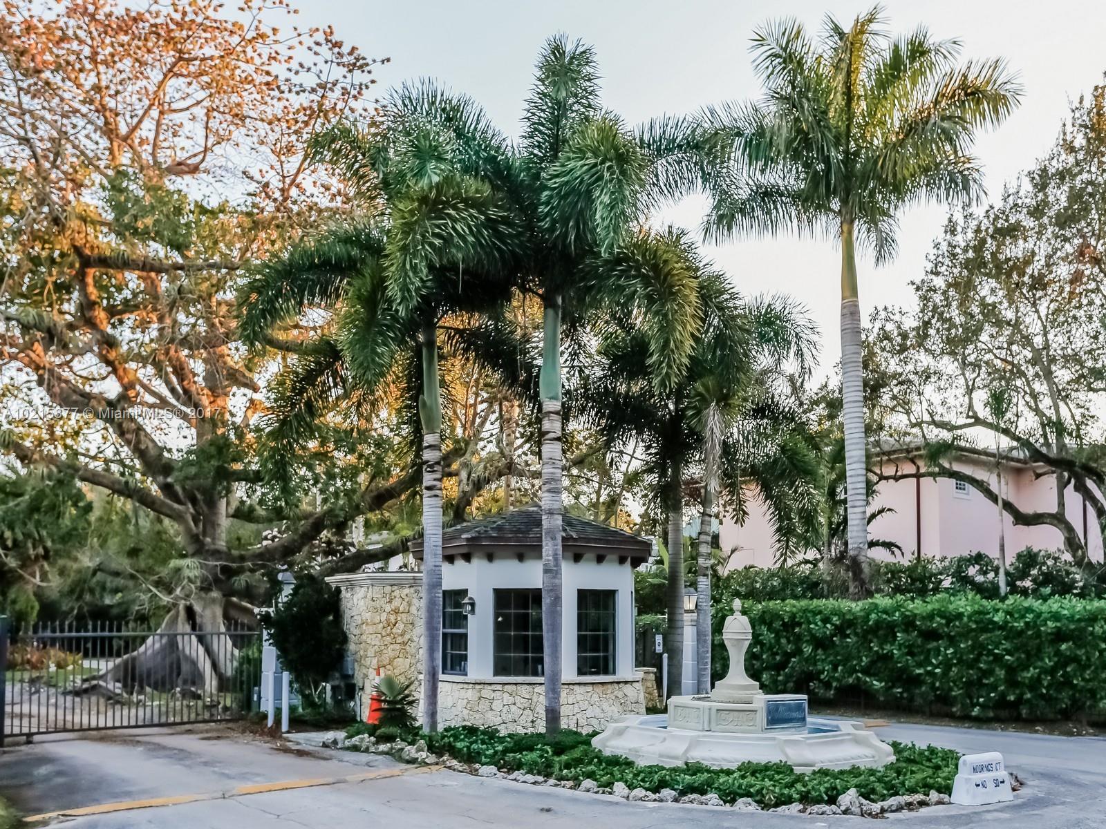 THE MOORINGS - Residential