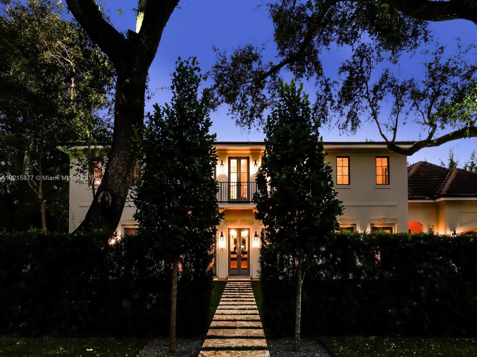 THE MOORINGS - Residential