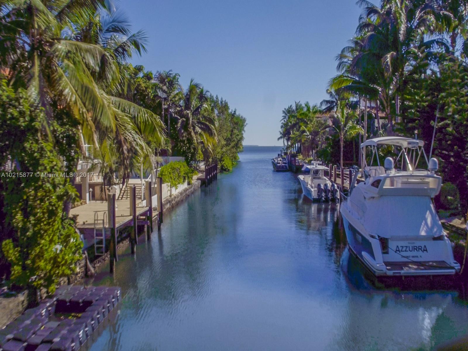 THE MOORINGS - Residential