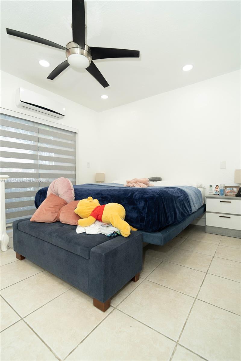 LOS PORTALES PHASE II CON - Residential Lease