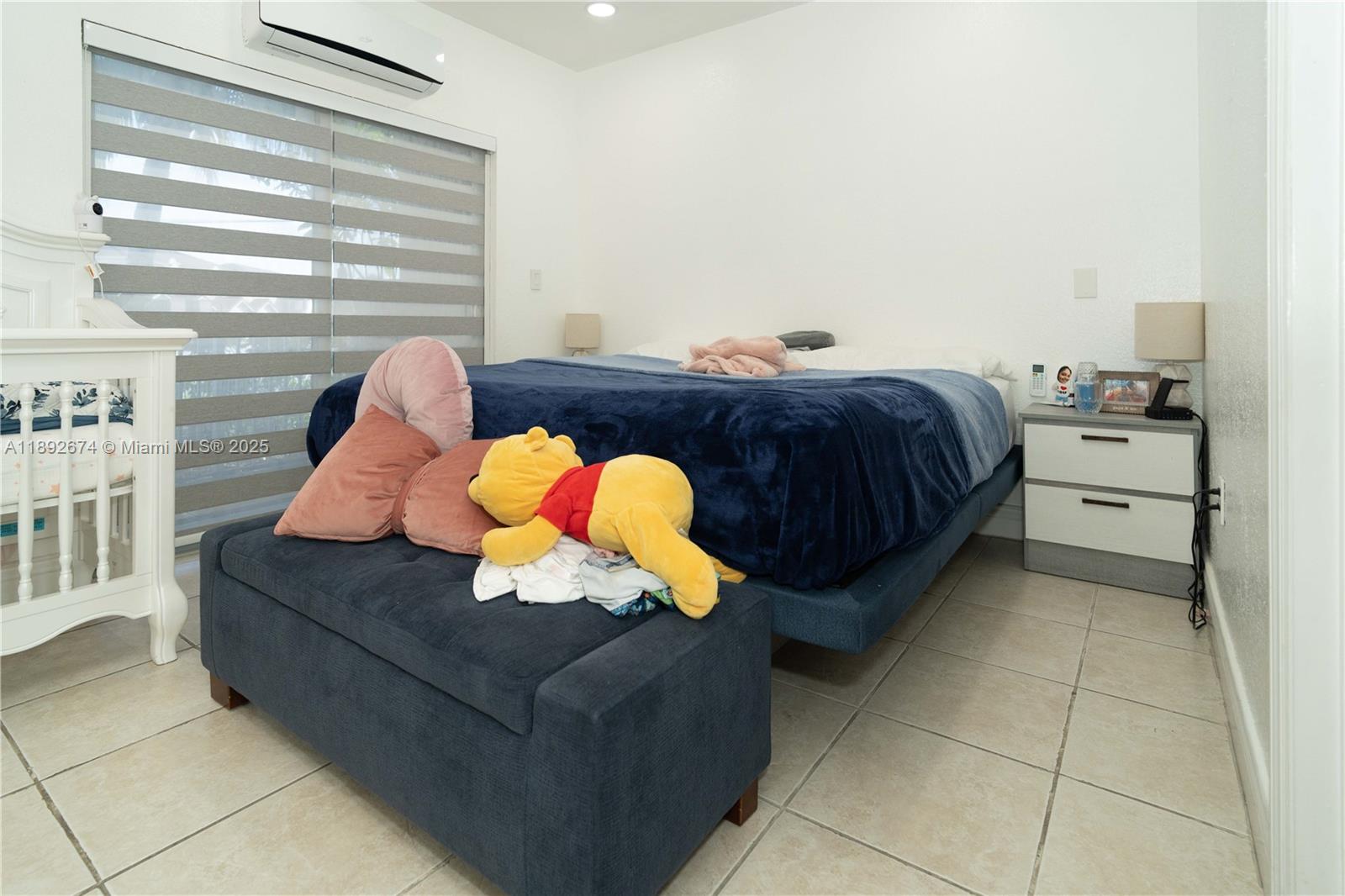 LOS PORTALES PHASE II CON - Residential Lease