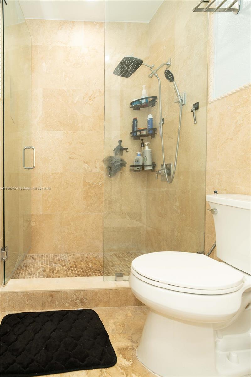 LOS PORTALES PHASE II CON - Residential Lease