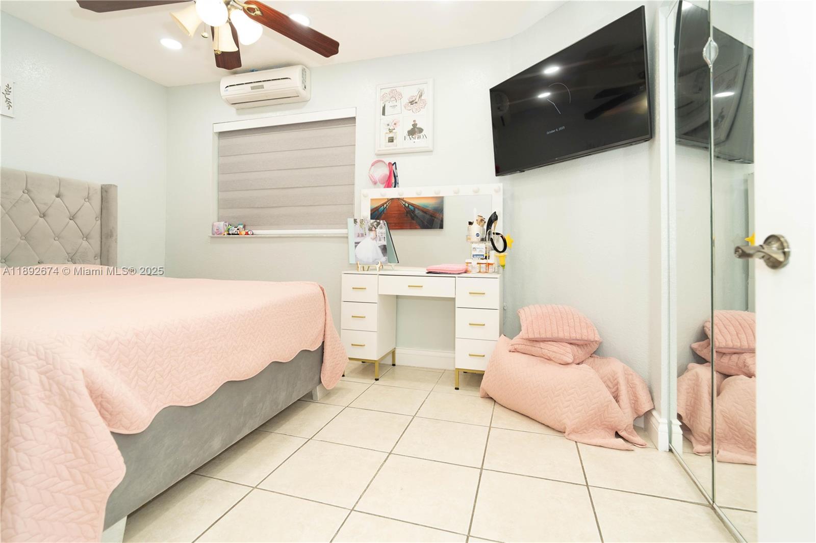 LOS PORTALES PHASE II CON - Residential Lease