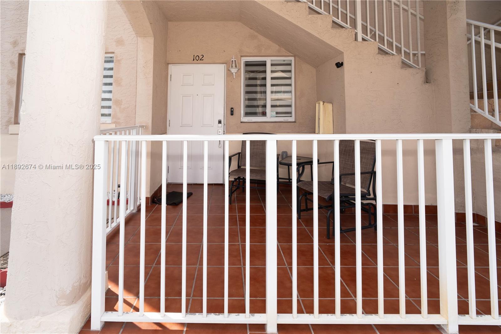 LOS PORTALES PHASE II CON - Residential Lease