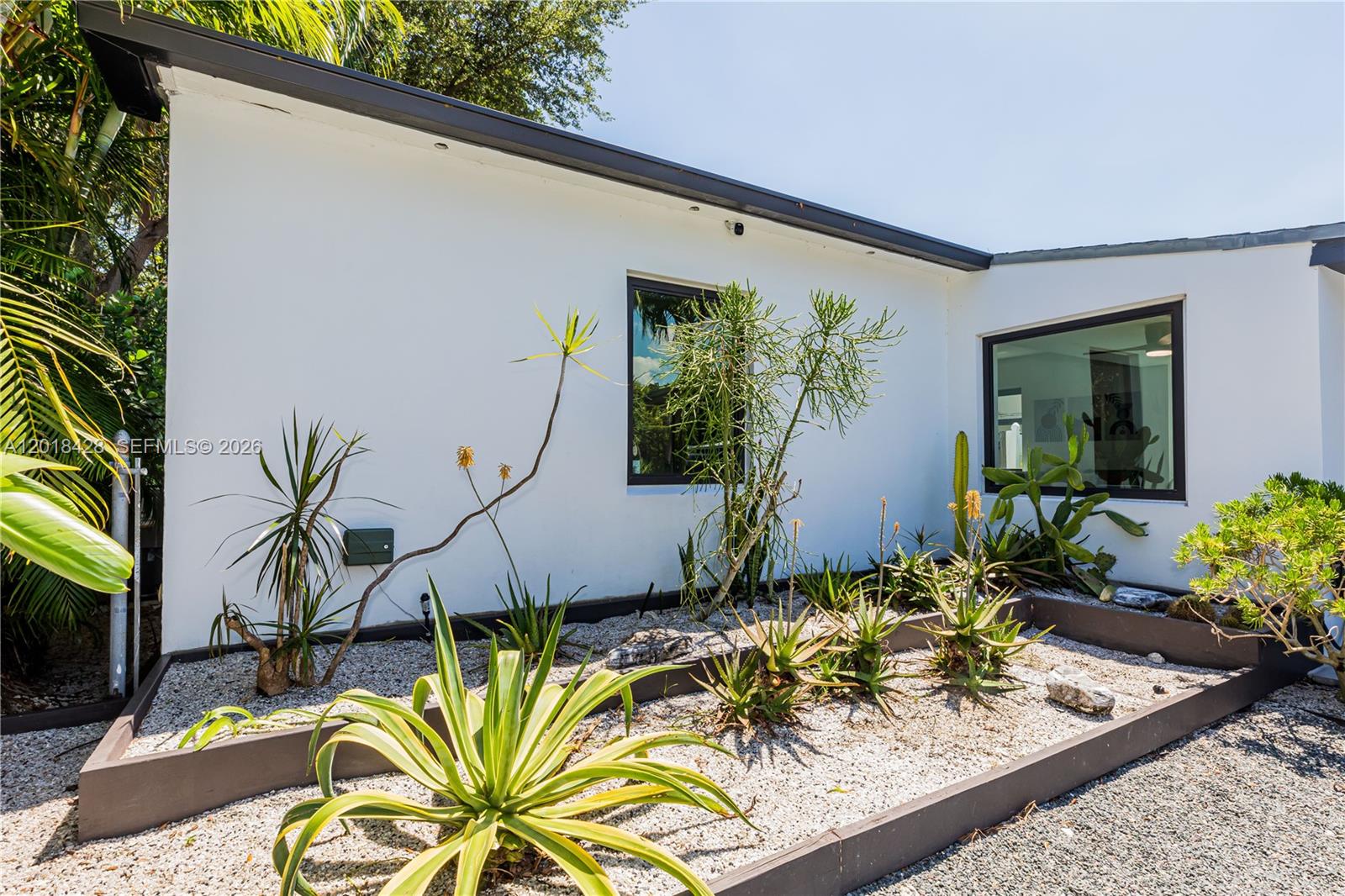 LAUDERDALE - Residential