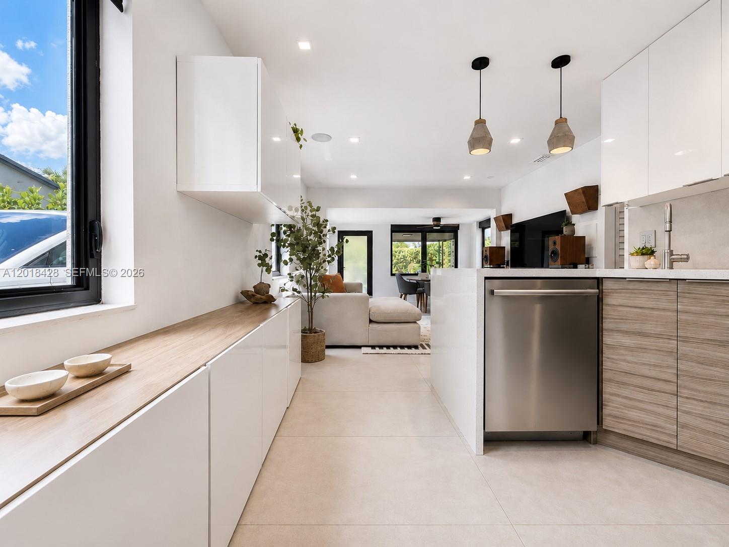 LAUDERDALE - Residential