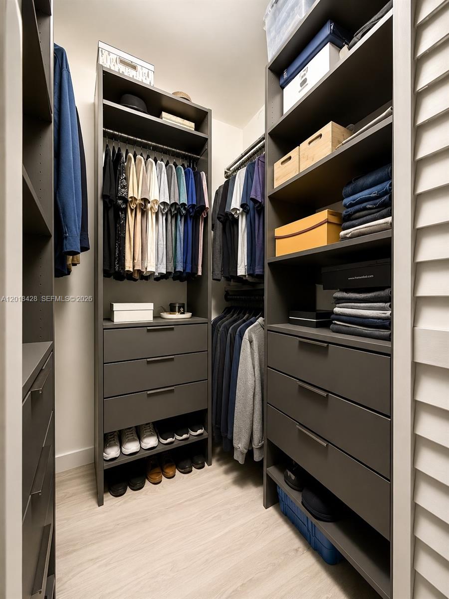 LAUDERDALE - Residential
