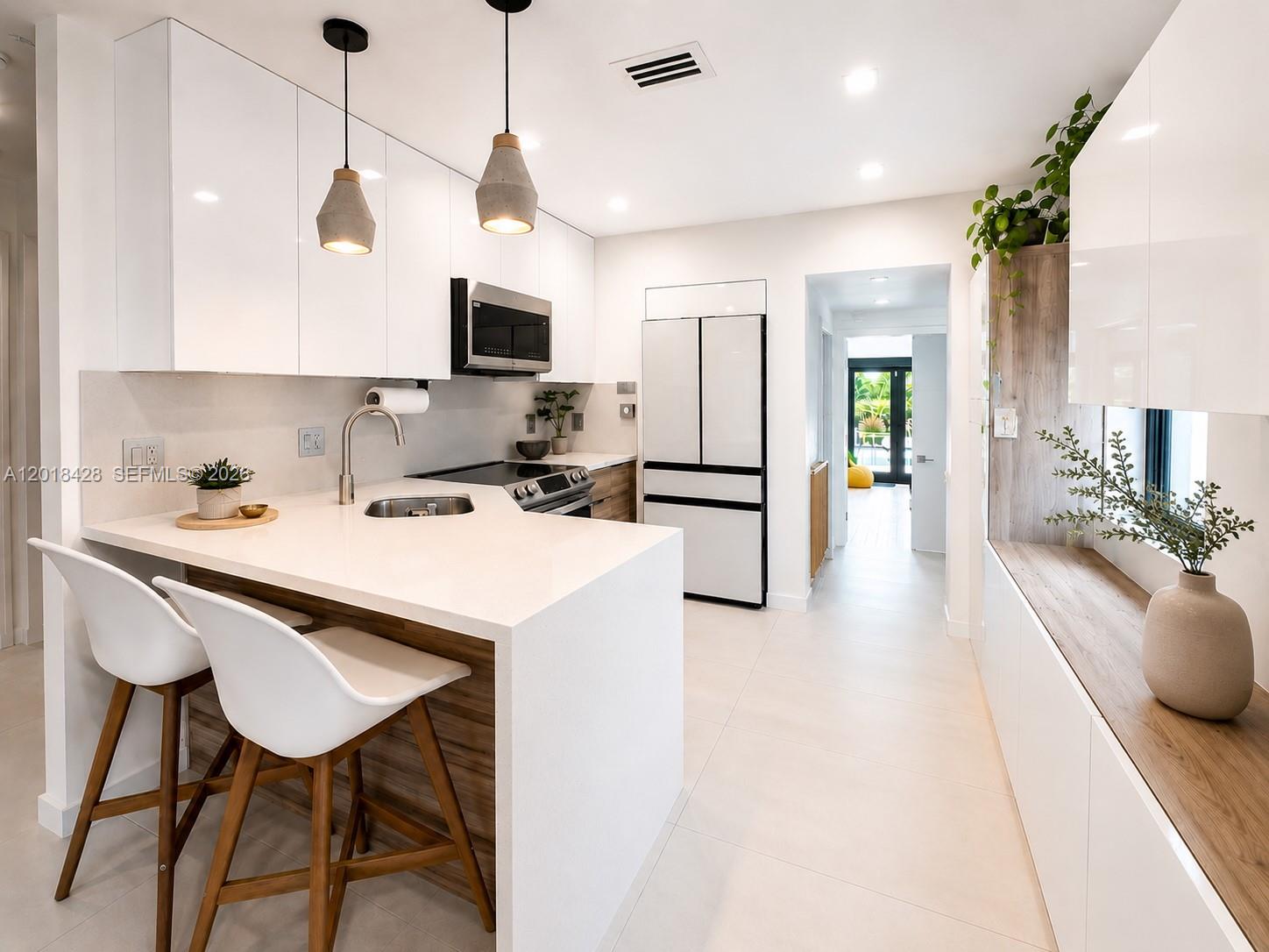 LAUDERDALE - Residential