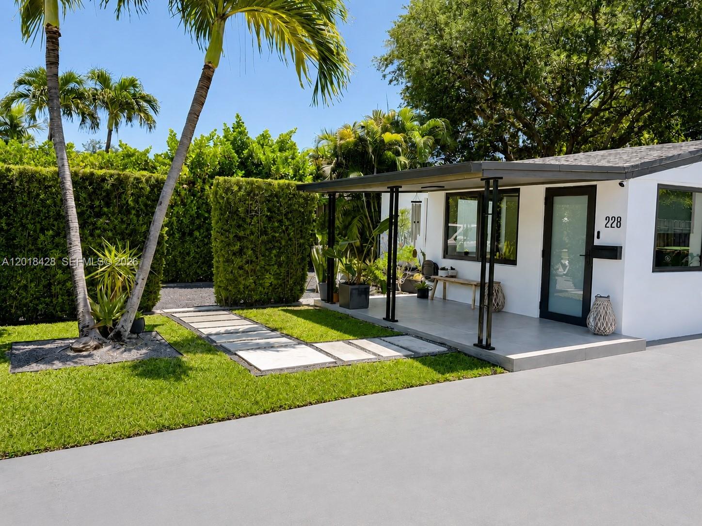 LAUDERDALE - Residential