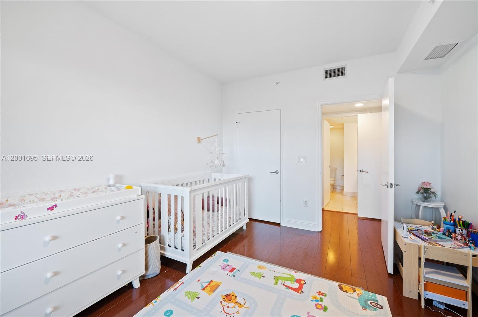 TURNBERRY VLG NO TOWER CO - Residential