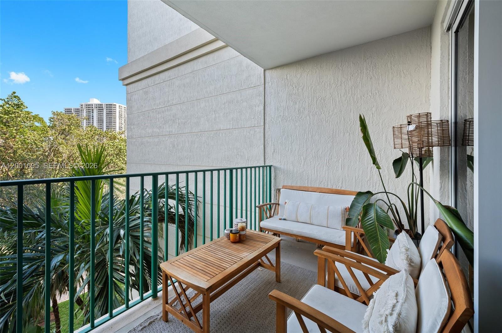 TURNBERRY VLG NO TOWER CO - Residential