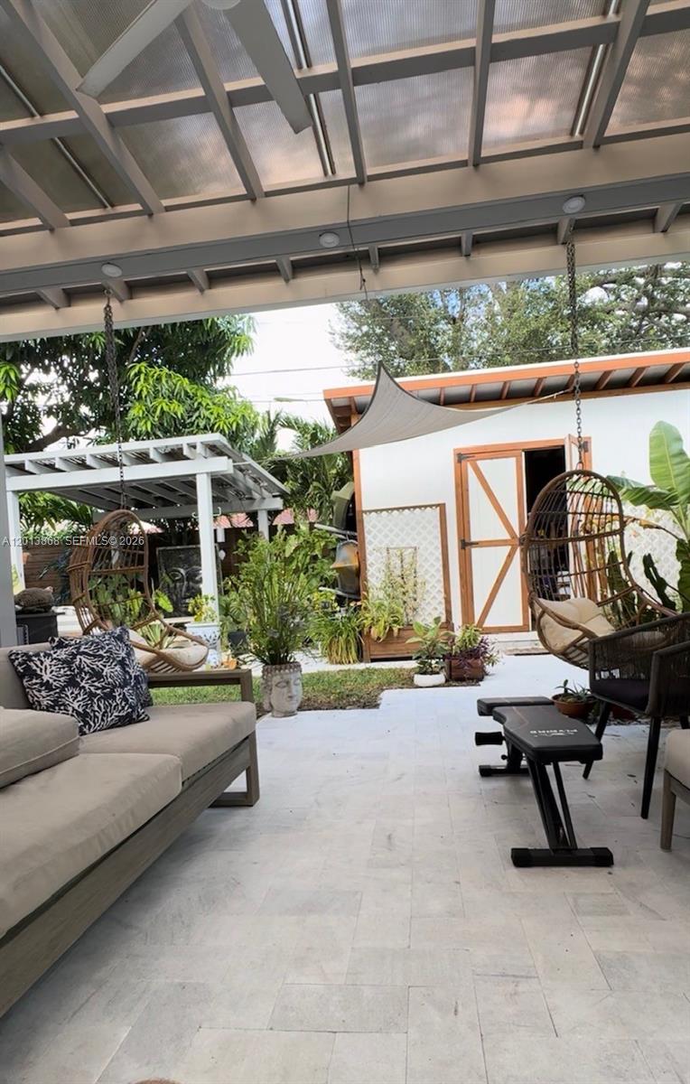SILVER BLUFF EST-SEC B - Residential Lease