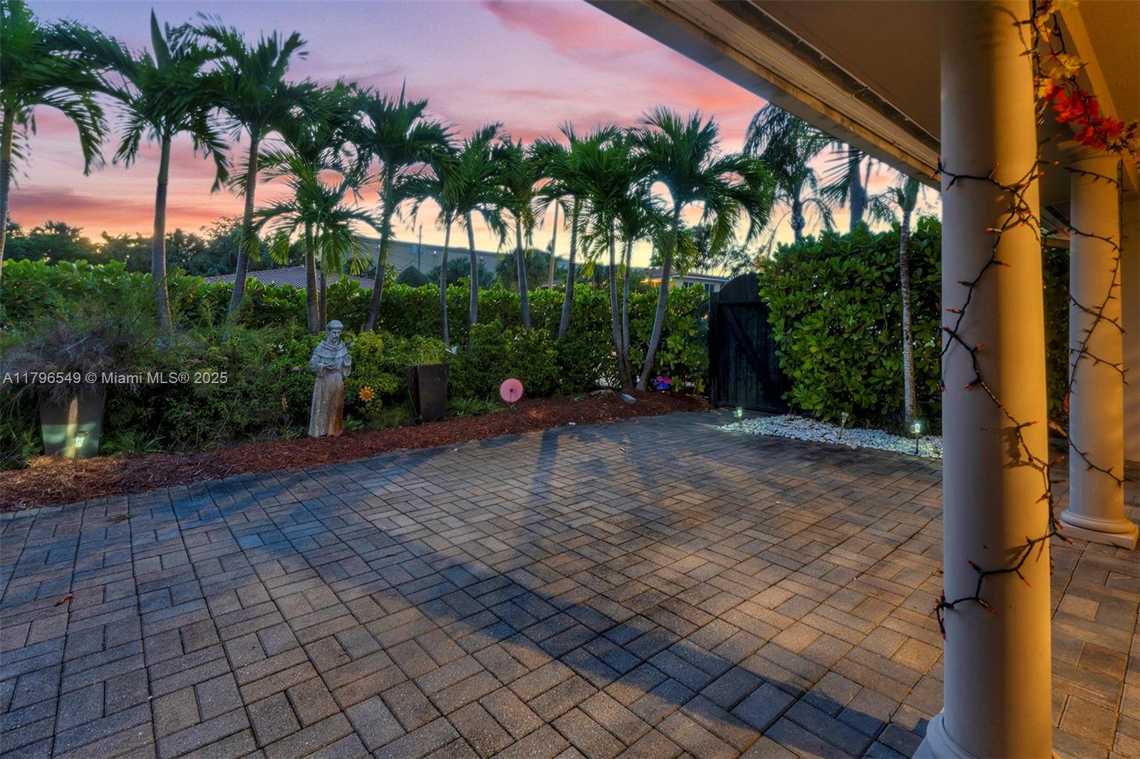 2808 Middle River Dr