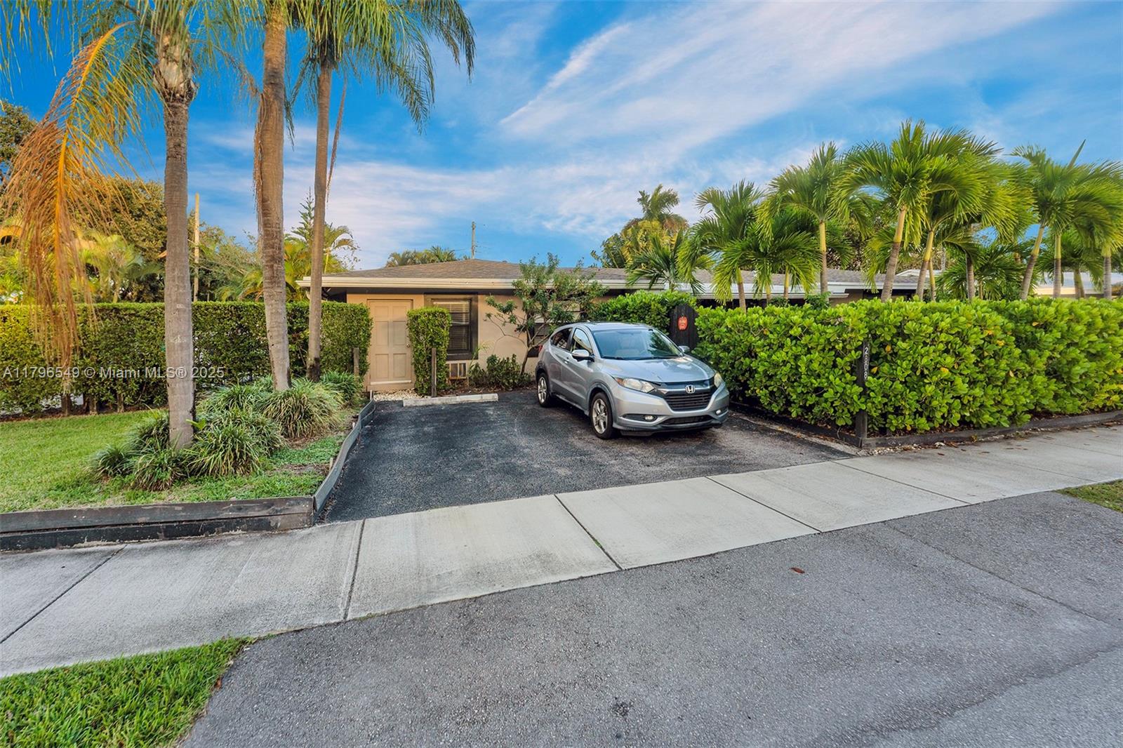 2808 Middle River Dr